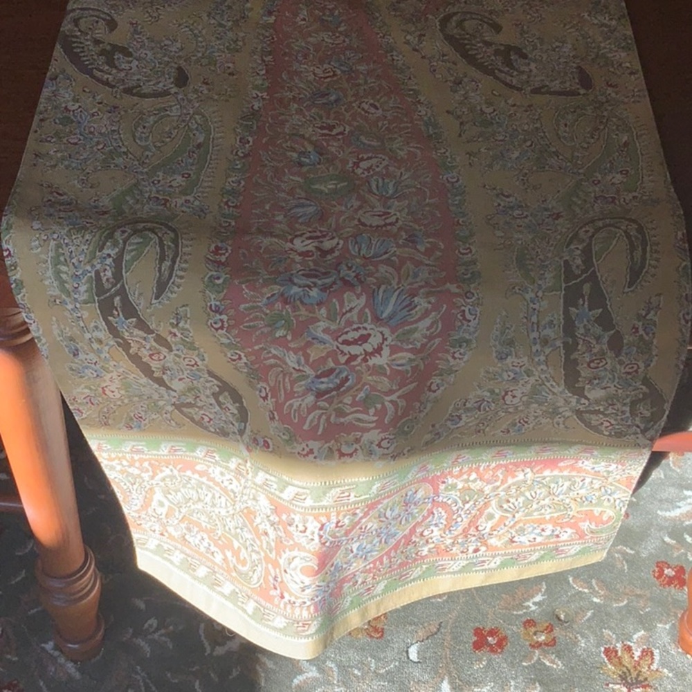 Pottery Barn Table Runner, Excellent Condition, Machine Washable - Picture 3 of 7